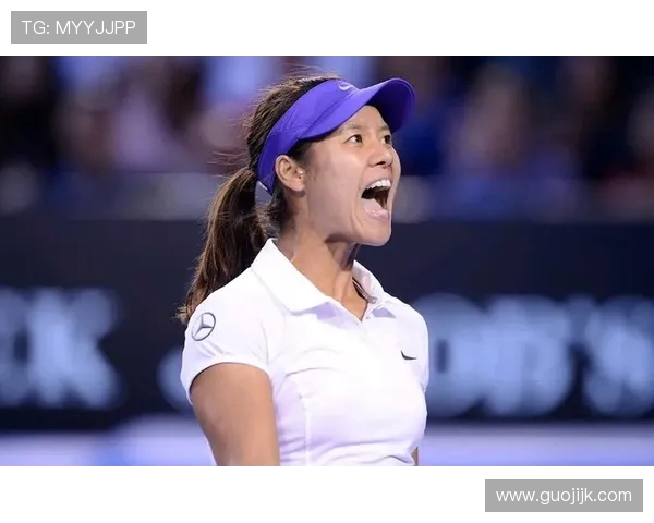 德媒称格罗斯因草过敏在酷热三十八度仍穿长袖坚持比赛引发球迷热议